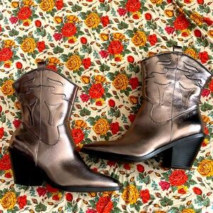 Silver ww cowgirl boots